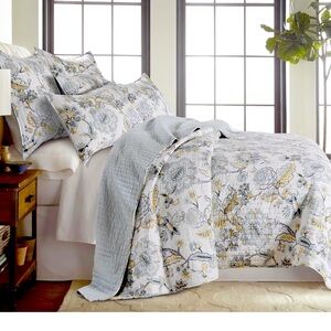 Levtex Home Ophelia Blush Reversible Full/Queen Quilt Set (88x92in) and 2 Pillow